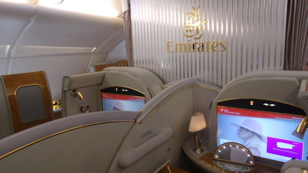 Упс: чудовищные сборы на премиальные билеты Emirates через JAL