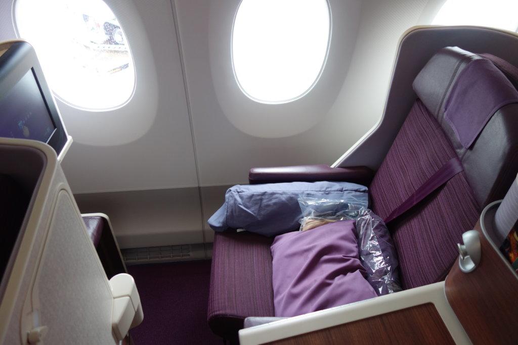 Бизнес-класс Thai Airways, A350, в 5 фотографиях