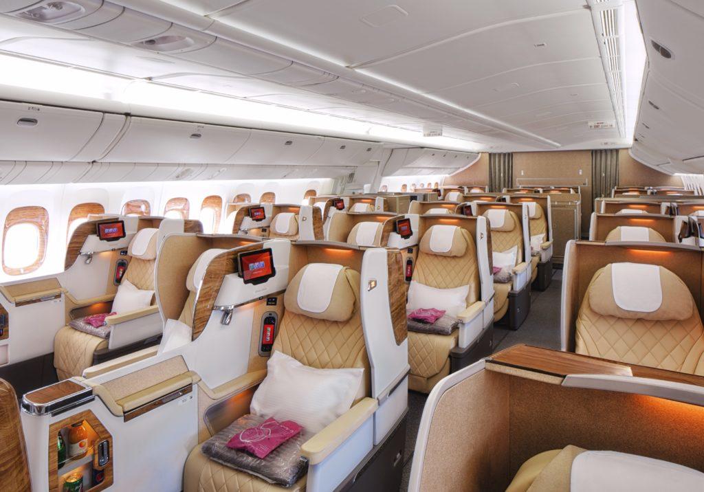 Emirates представила новый бизнес-класс на Boeing 777-200LR